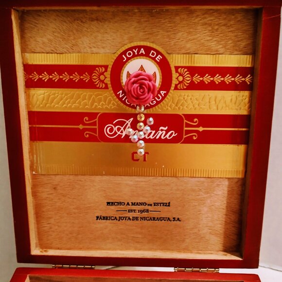 Suenos de Saundra Upcycled Collection, Red Antano Cigar Box Purse - Picture 12 of 14